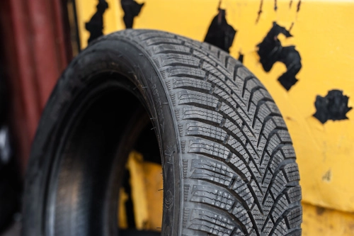 фото протектора и шины Ice Blazer Alpine+ Шина Sailun Ice Blazer Alpine+ 205/60 R15 91H
