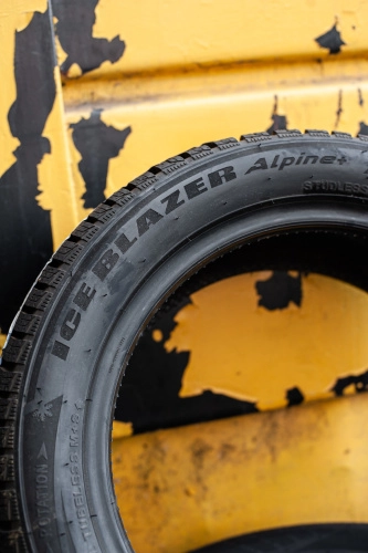 фото протектора и шины Ice Blazer Alpine+ Шина Sailun Ice Blazer Alpine+ 205/60 R15 91H